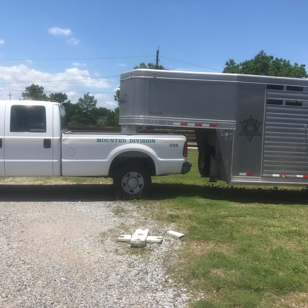 Picture of a gooseneck horse trailer.