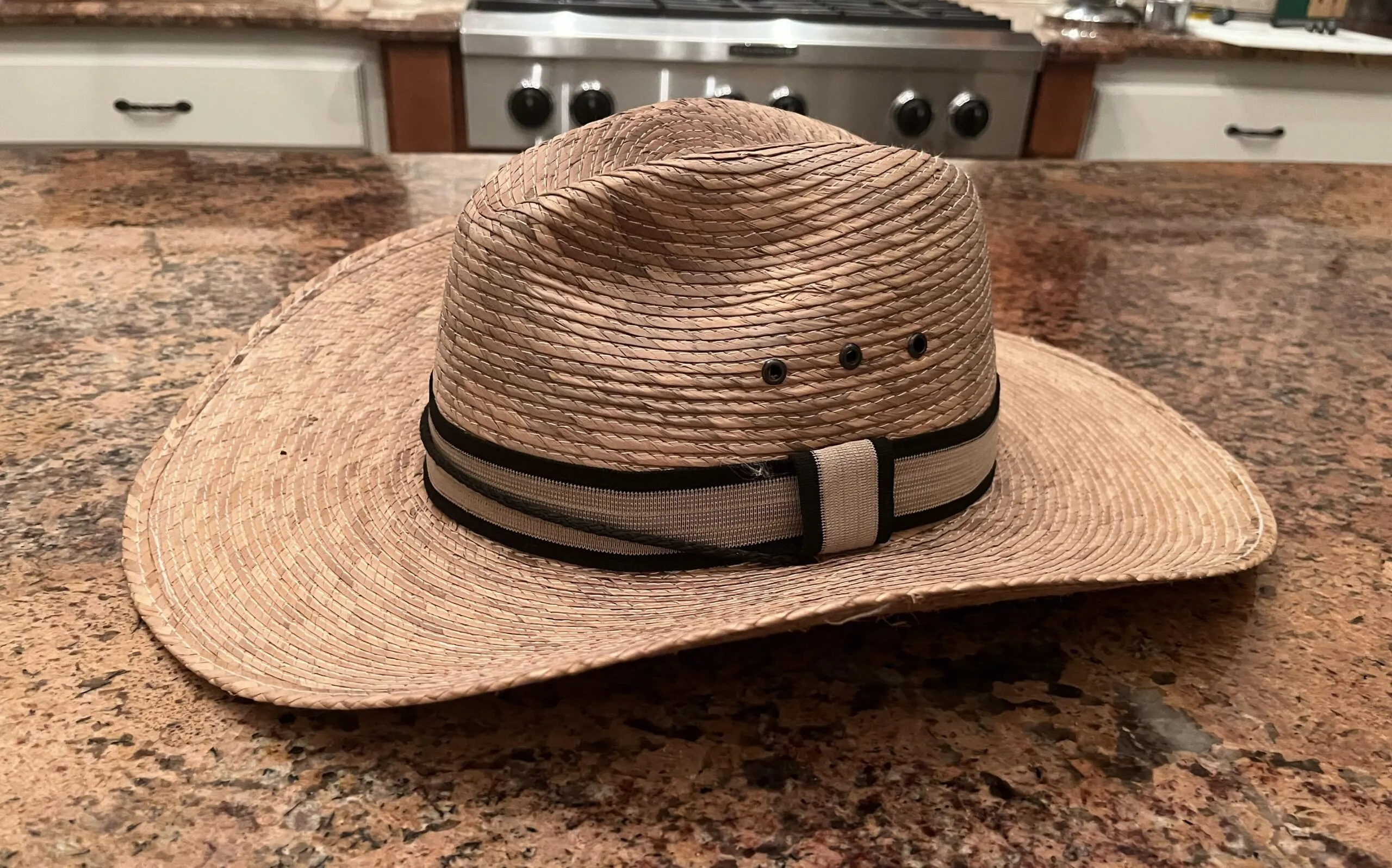 Picture of a straw cowboy hat.