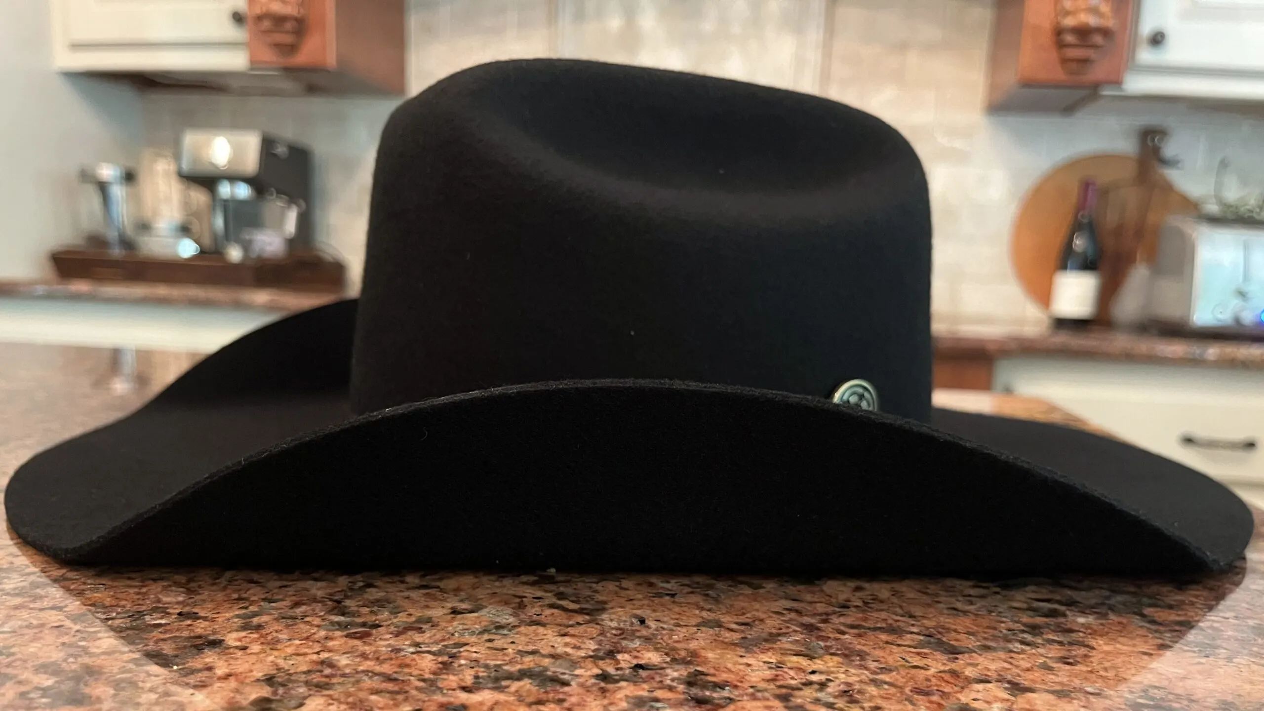 Picture of my felt cowboy hat made by American Hat Makers.