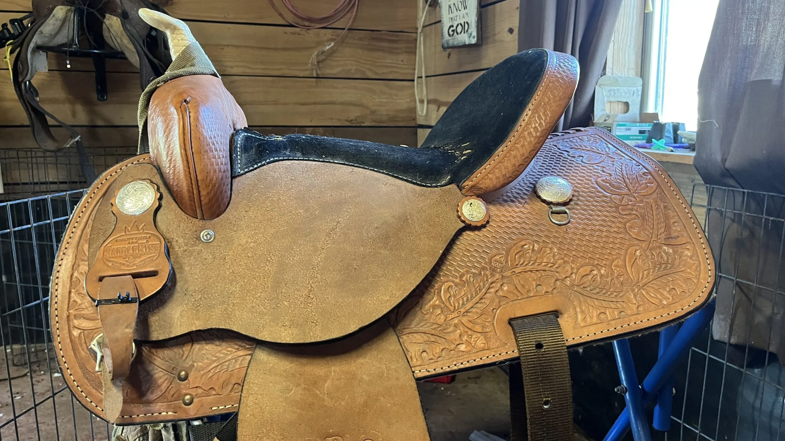 Picture of a western saddle.