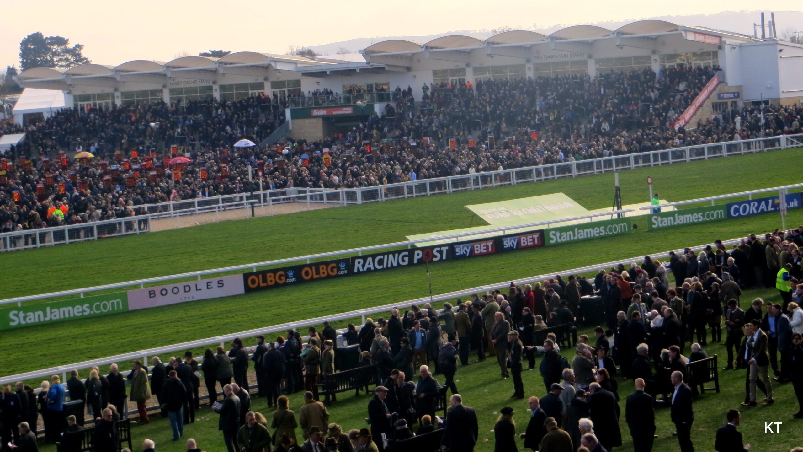 Cheltenham Racecourse grandstand