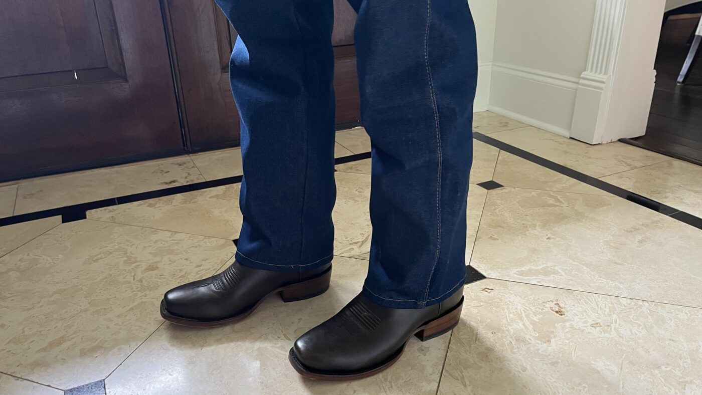 Wrangler Cowboy Cut Original Fit (13MWZ) worn over Chisos cowboy boots